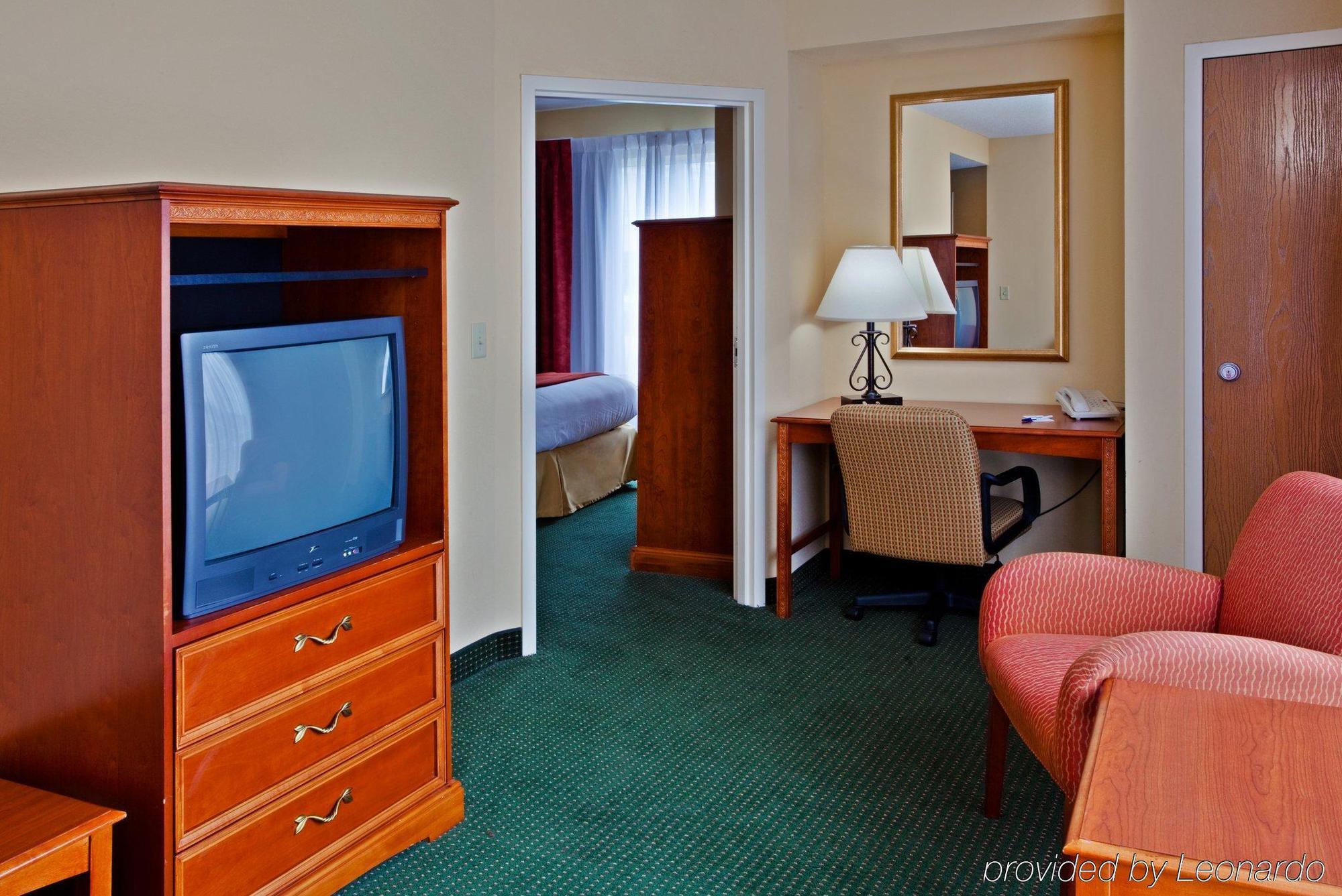 Holiday Inn Express Hotel & Suites Brooksville West, An Ihg Hotel Habitación foto