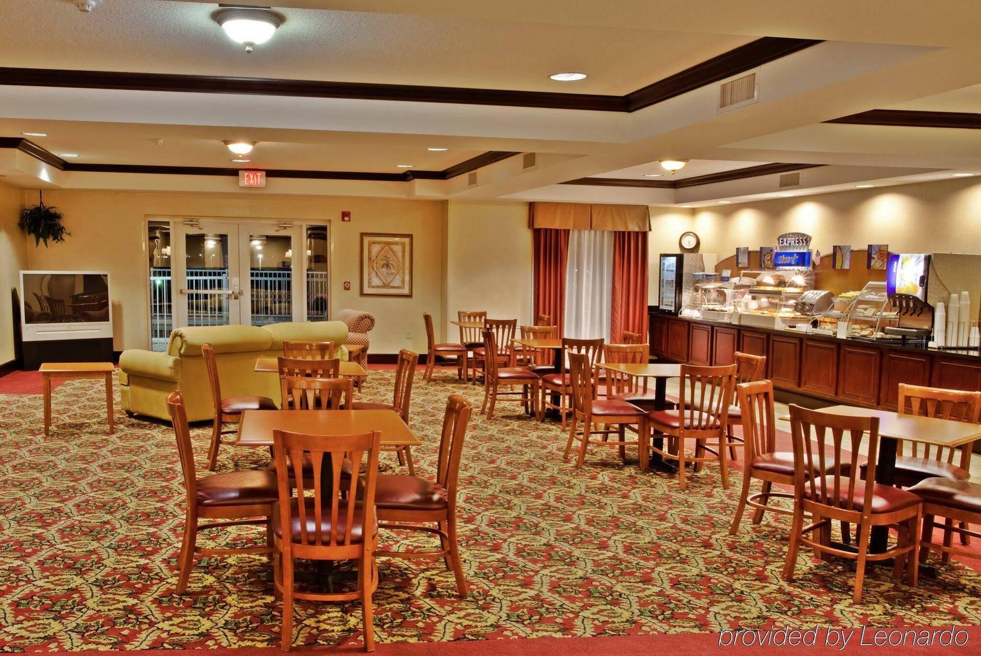 Holiday Inn Express Hotel & Suites Brooksville West, An Ihg Hotel Exterior foto