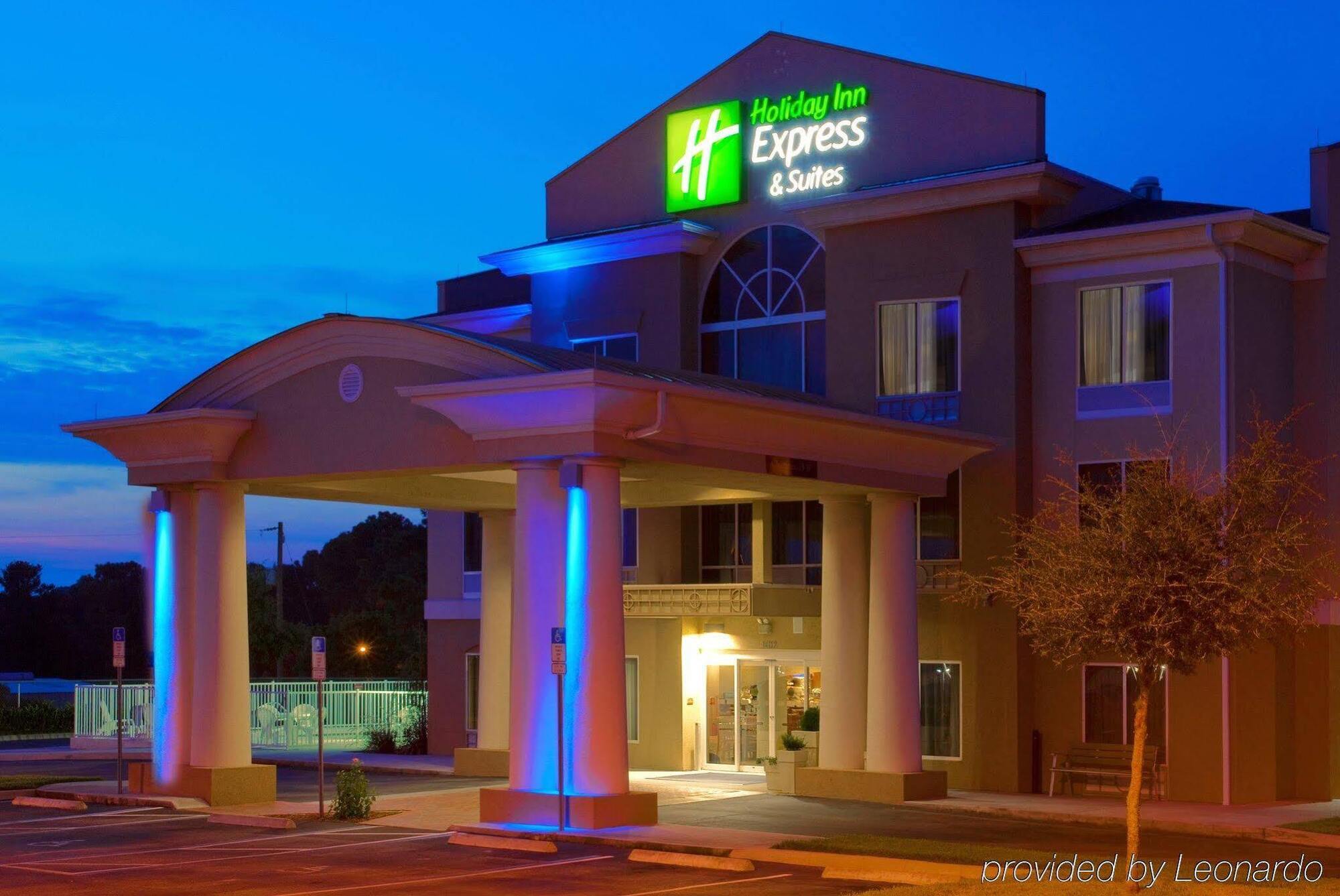 Holiday Inn Express Hotel & Suites Brooksville West, An Ihg Hotel Exterior foto